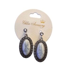 NWT Chloe Accessory Faux Howlite Oval Dangle Earrings Silver Tone Western Boho